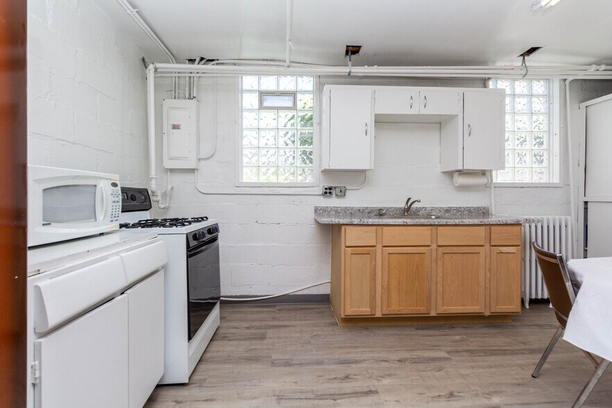 More Photos Of 1196 Joslyn Ave, Pontiac Religious Facility For Sale