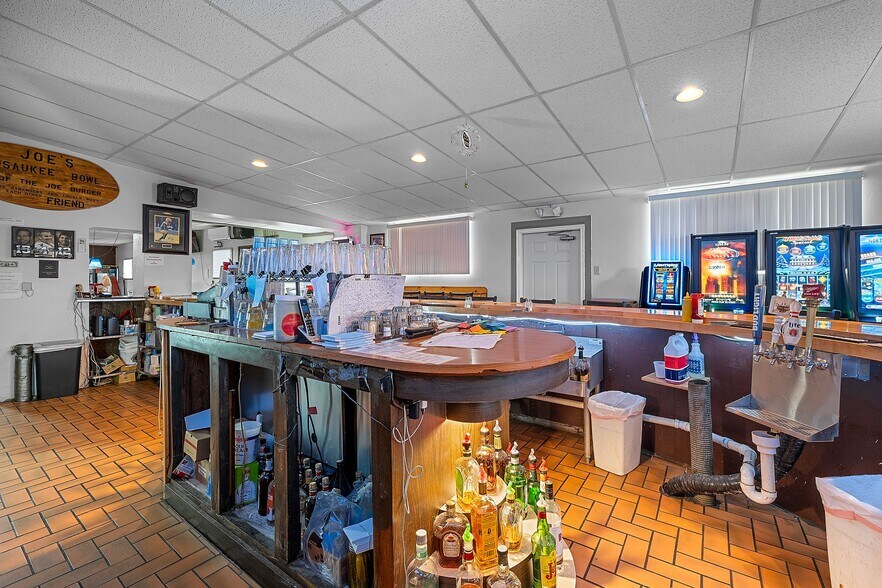 More Photos Of 326 Main St, Wausaukee Bowling Alley For Sale