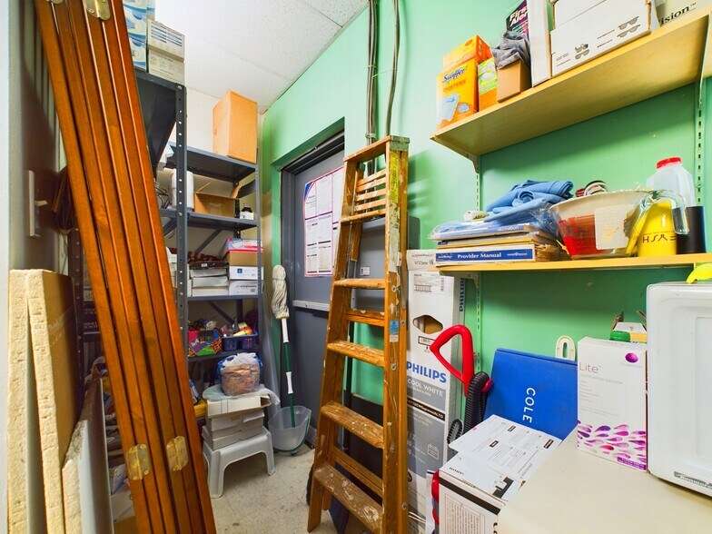 More Photos Of 10501 Academy Rd, Philadelphia Medical For Sale