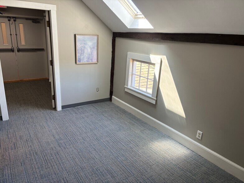 More Photos Of 2299 Woodbury Ave, Newington Medical For Lease
