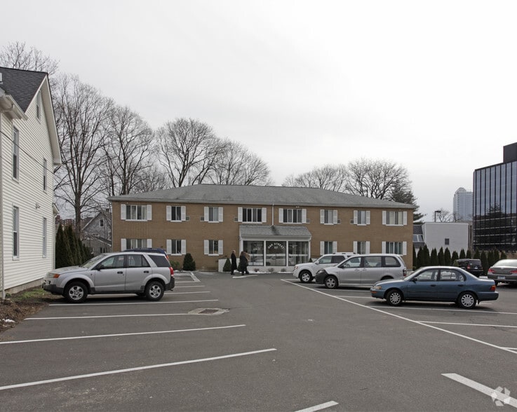 More Photos Of 27 Oak St, Stamford Office For Lease