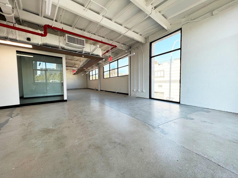 More Photos Of 4346 12th St, Long Island City Storefront Retail Office For Lease
