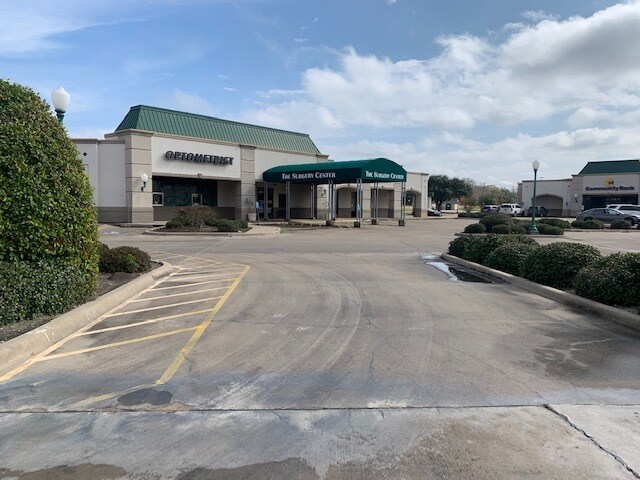 More Photos Of 6204-6362 N Navarro St, Victoria Unknown For Lease