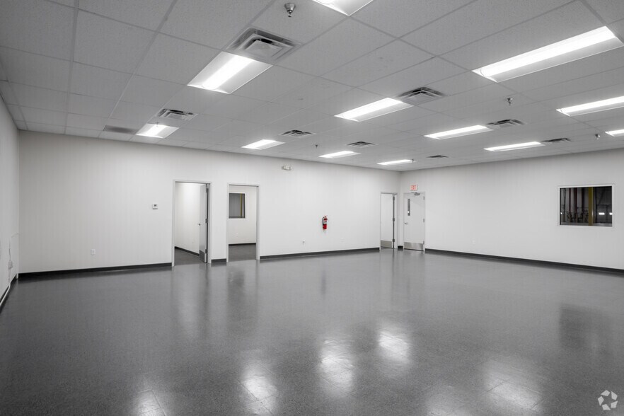 More Photos Of 12430 Mercantile Ave, El Paso Warehouse For Lease