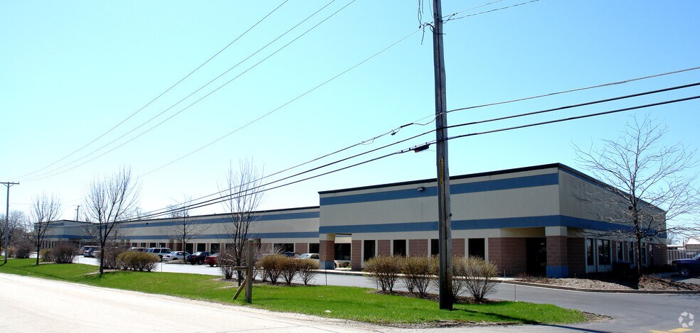 More Photos Of 30W100-30W114 Butterfield Rd, Warrenville Manufacturing For Lease