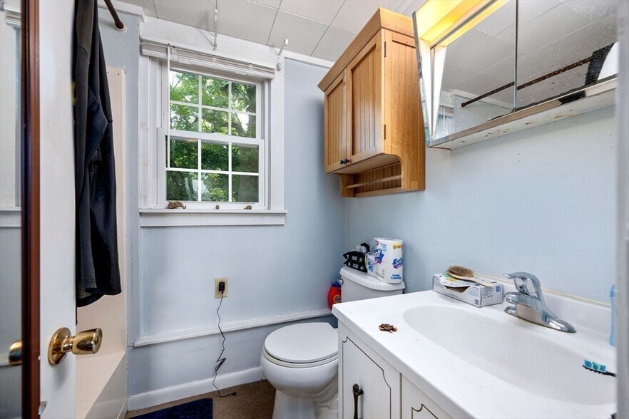 More Photos Of 37 School St, Hyannis Apartments For Sale