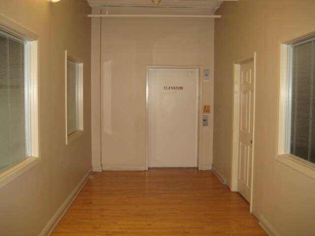More Photos Of 110 S Johnson St, Woodstock General Retail For Sale