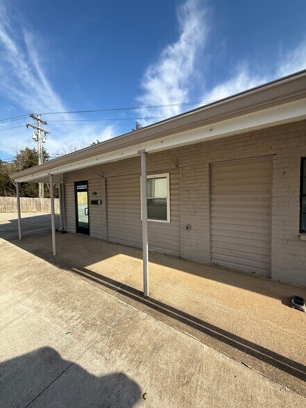 More Photos Of 120 Wade Herrod Rd, Smyrna Freestanding For Lease