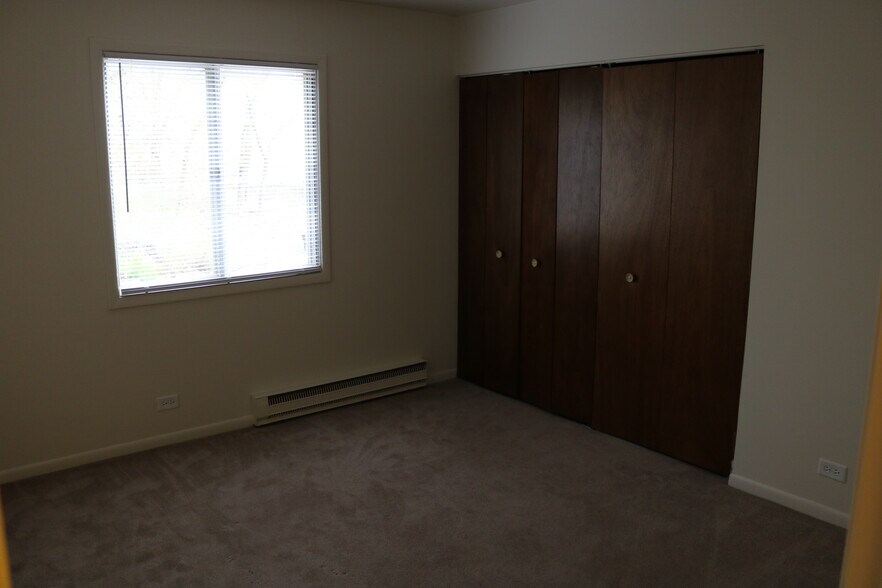 More Photos Of 37 Nippersink Blvd, Fox Lake Apartments For Sale