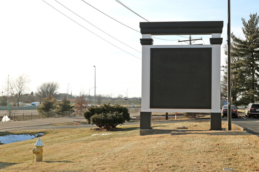 More Photos Of 455 Salem Pl, Fairview Heights Storefront Retail Office For Lease