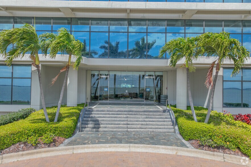 More Photos Of 2502 N Rocky Point Dr, Tampa Office For Lease