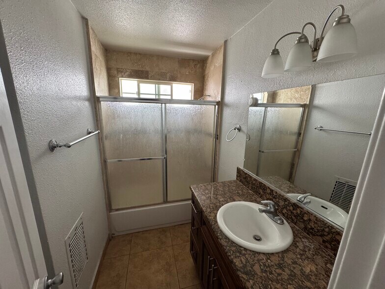 More Photos Of 15624-15628 Vanowen St, Van Nuys Apartments For Sale