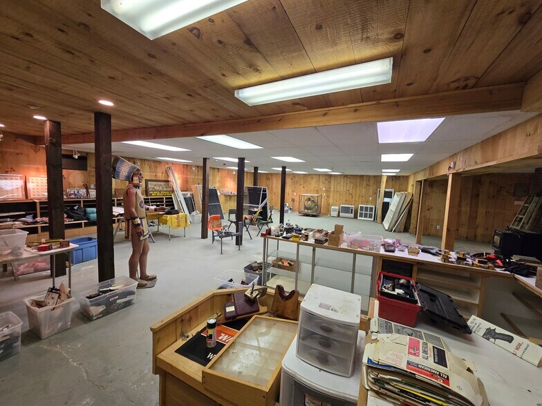 More Photos Of 233 Litchfield Tpke, Washington Freestanding For Sale