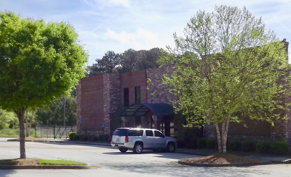 More Photos Of 410 Grayson Dr, Winder Distribution For Lease