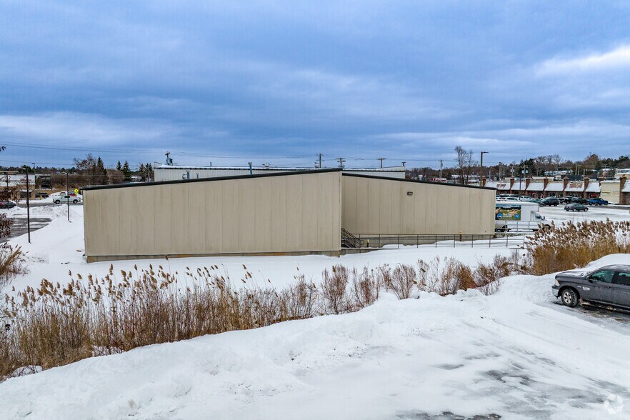 More Photos Of 5795 Bridge St, East Syracuse General Retail For Sale