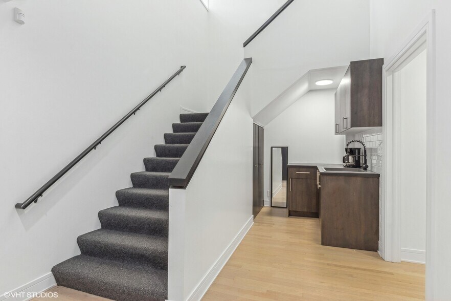 More Photos Of 660 LaSalle Pl, Highland Park Loft Creative Space For Sale