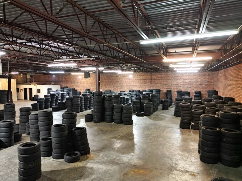 More Photos Of 900 Baker Rd, High Point Warehouse For Sale