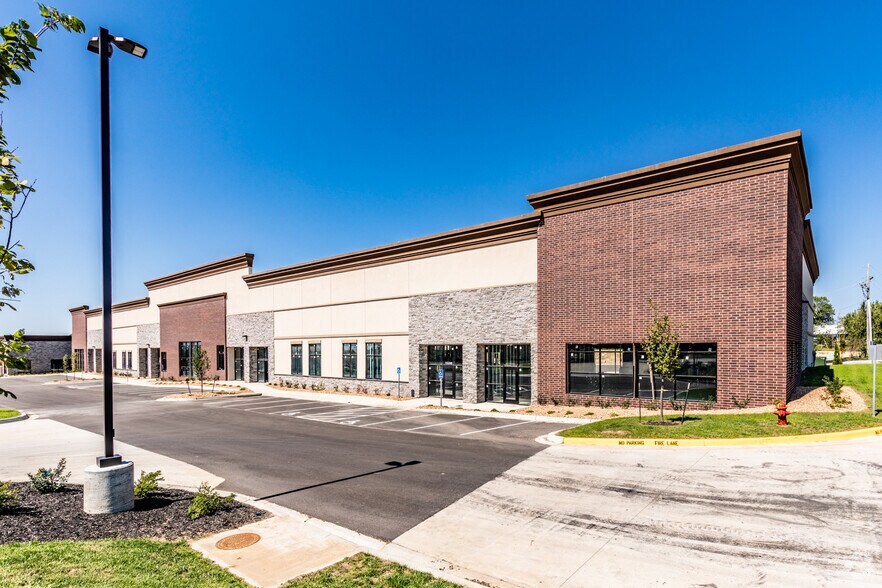 More Photos Of 15200 College Blvd, Lenexa Industrial For Sale
