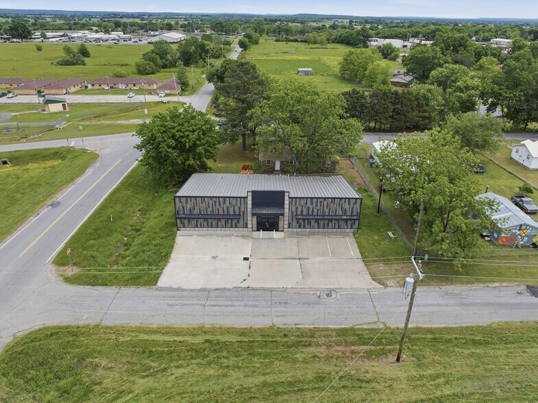 More Photos Of 1213 Culwell Dr, Warner Storefront For Sale