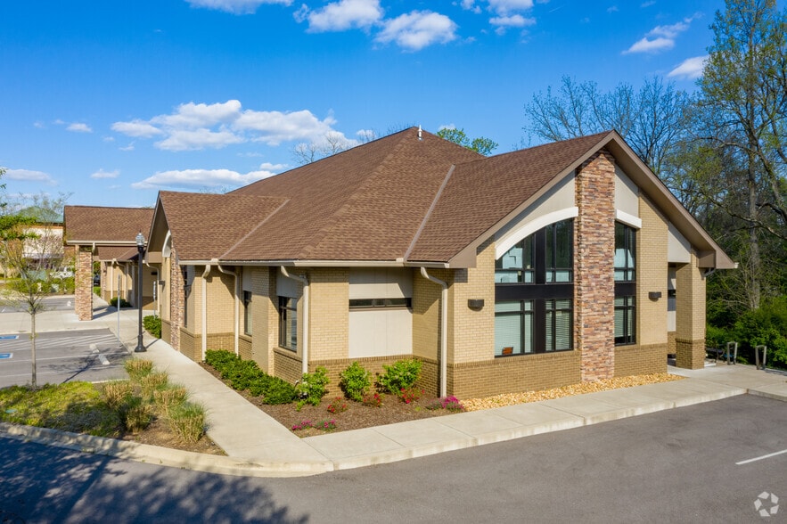 More Photos Of 242 Indian Lake Blvd, Hendersonville Medical For Lease