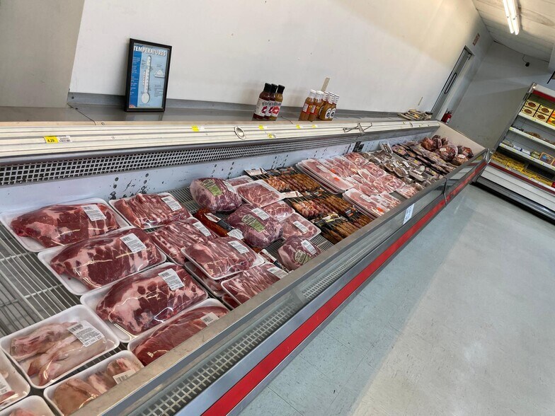 More Photos Of 3288 E Golden Isles Hwy, Lumber City Service Station For Sale