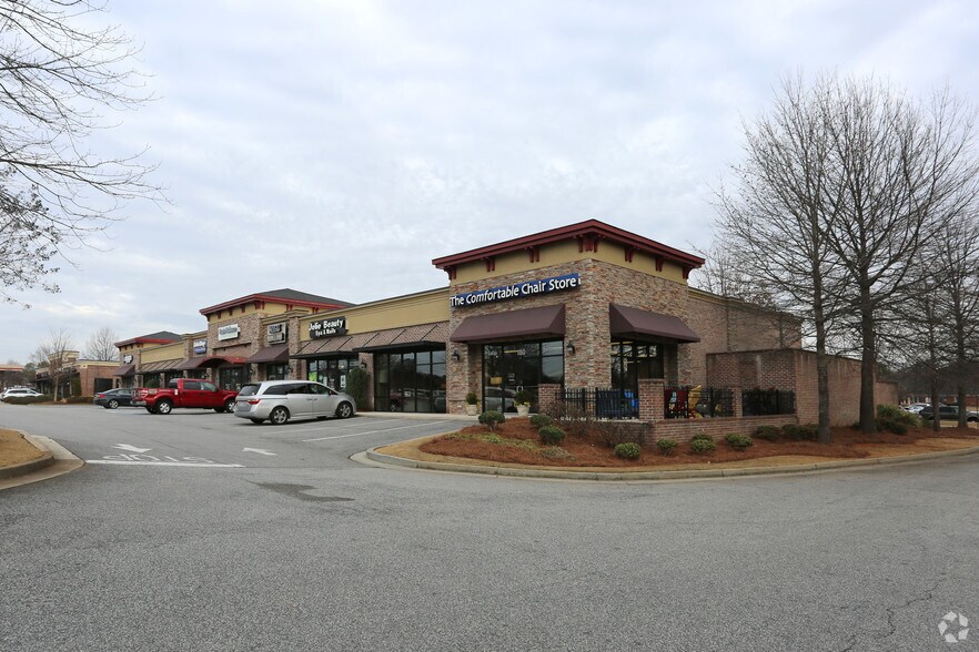 More Photos Of 30 E Crossville Rd, Roswell Freestanding For Lease