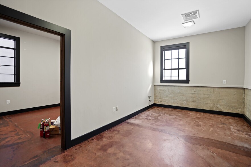 More Photos Of 6728 Bright Ave, Whittier Storefront For Sale