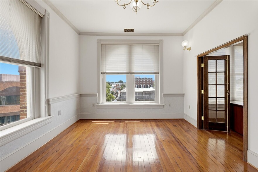More Photos Of 185 N Loudoun St, Winchester Office For Sale