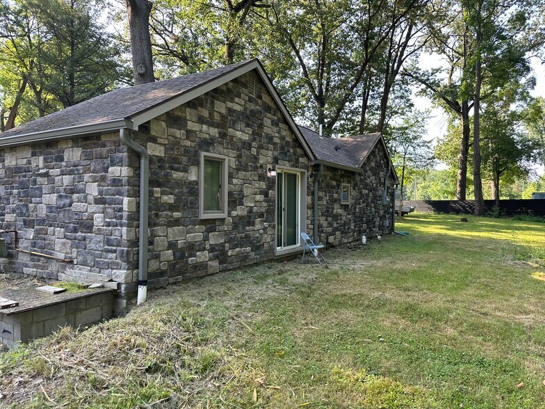 More Photos Of 10931 Telegraph Rd, Erie Flex For Sale