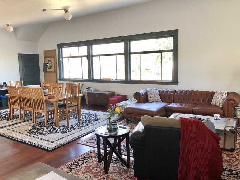 More Photos Of 7809 NE Everett St, Portland Religious Facility For Sale