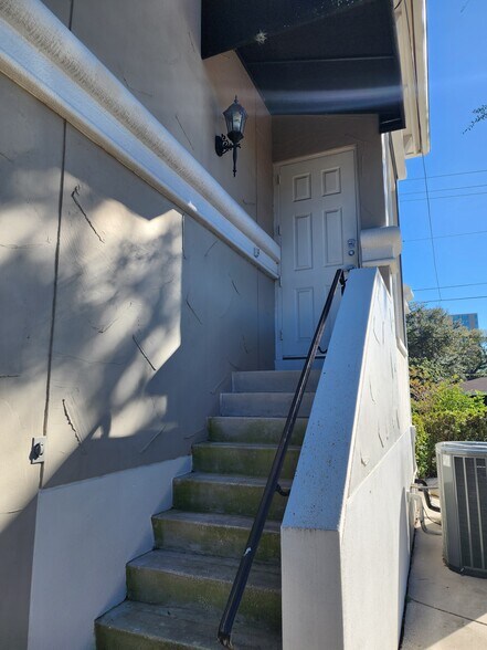 More Photos Of 3001 W Azeele St, Tampa Office For Lease