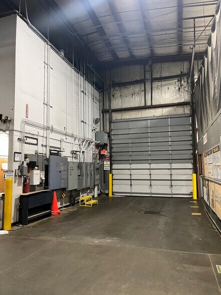 More Photos Of 7411 Rex Rd, Chapel Hill Distribution For Sale