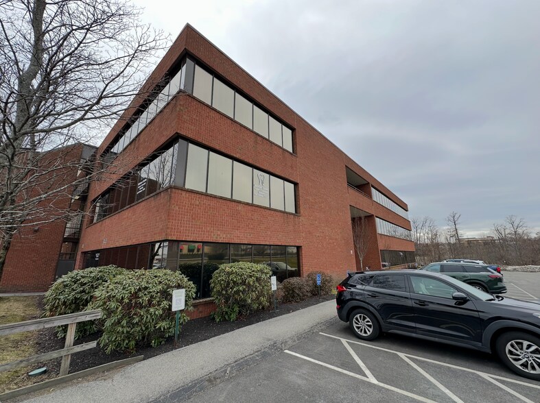 More Photos Of 100 Milk St, Methuen Medical For Lease