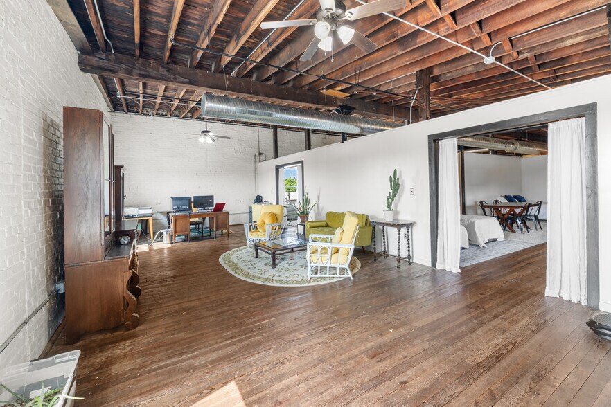 More Photos Of 120 N Elm St, Henderson Storefront Retail Residential For Sale