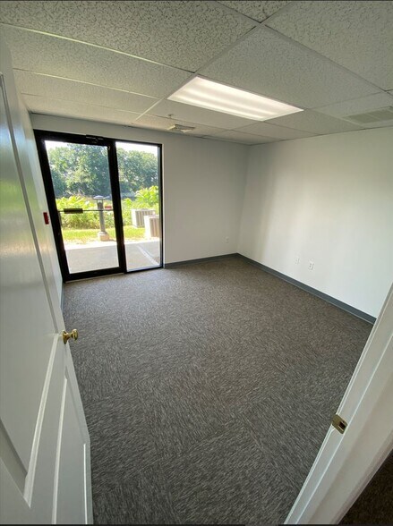 More Photos Of 19 Bridge St, Kittery Coworking Space