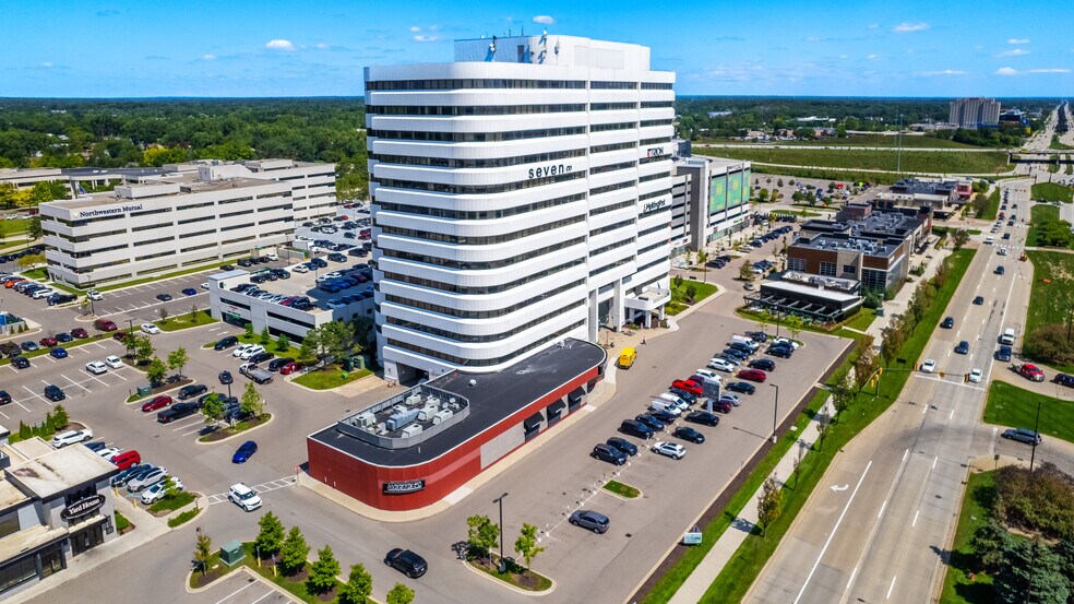 More Photos Of 888 W Big Beaver Rd, Troy Office For Sale