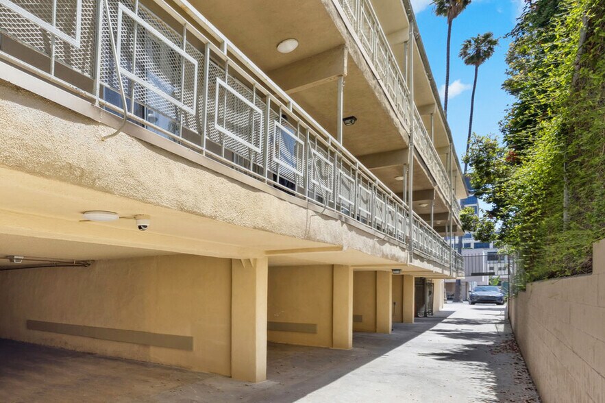 More Photos Of 5923 Carlton Way, Los Angeles Apartments For Sale