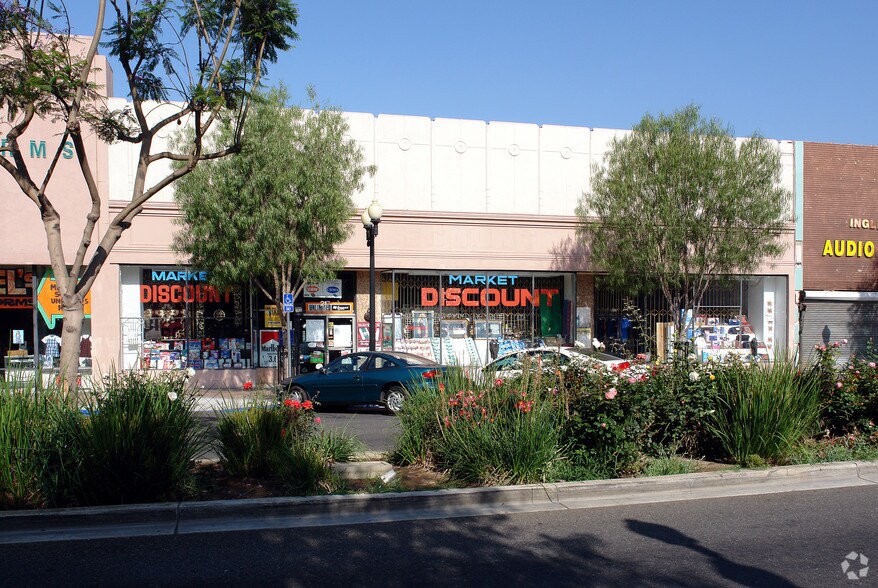 More Photos Of 215-217 S Market St, Inglewood Storefront For Lease