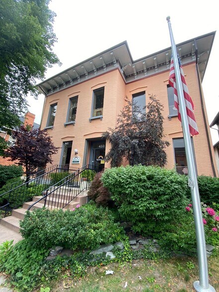 Primary Photo Of 433 Franklin St, Buffalo Schools For Lease