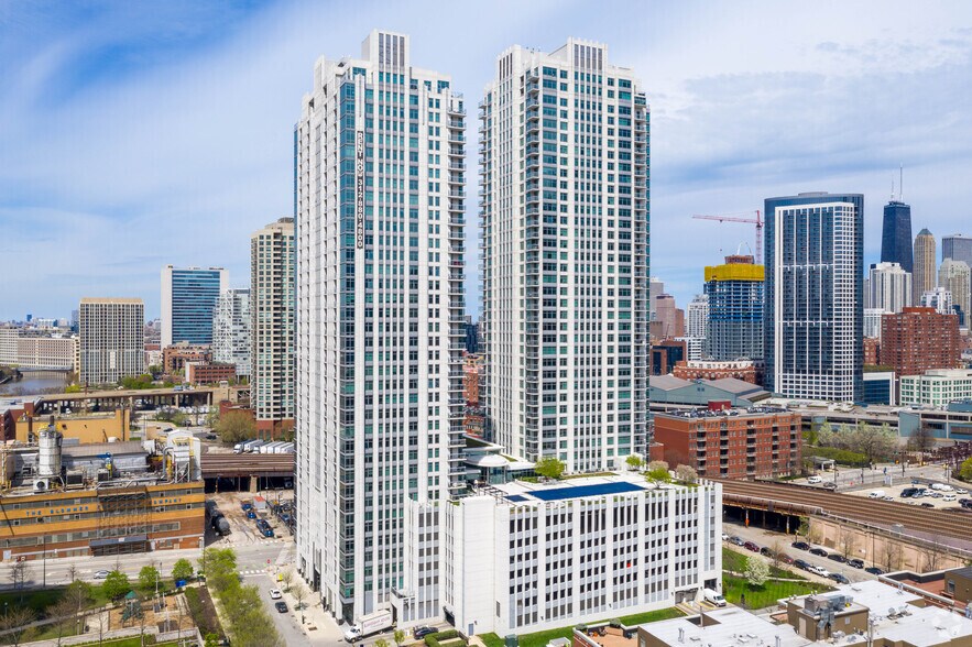 More Photos Of 555 W Kinzie St, Chicago Apartments For Lease