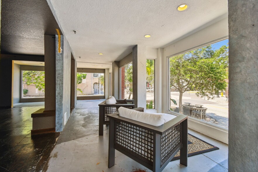 More Photos Of 454 Main St, Safety Harbor Storefront Retail Residential For Sale