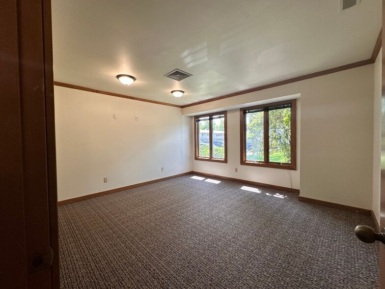 More Photos Of 7209 Mill Run Rd, Fort Wayne Office For Lease