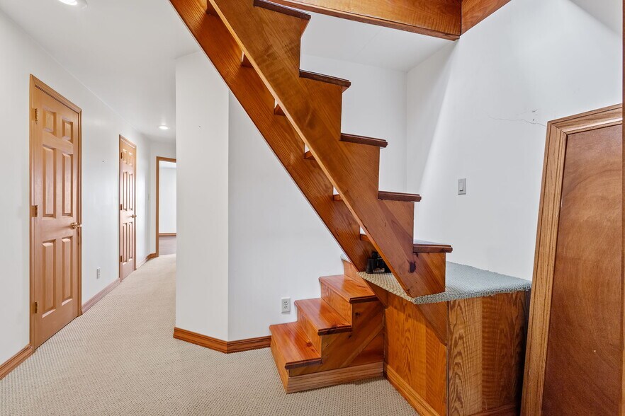 More Photos Of 2507 E 1100 N, Demotte Apartments For Sale