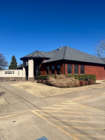 More Photos Of 725 NW 67th St, Lawton Medical For Lease