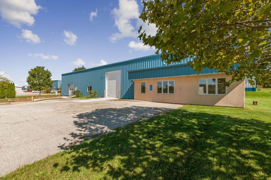 Primary Photo Of 6325 7th Street Ct SW, Cedar Rapids Warehouse For Lease