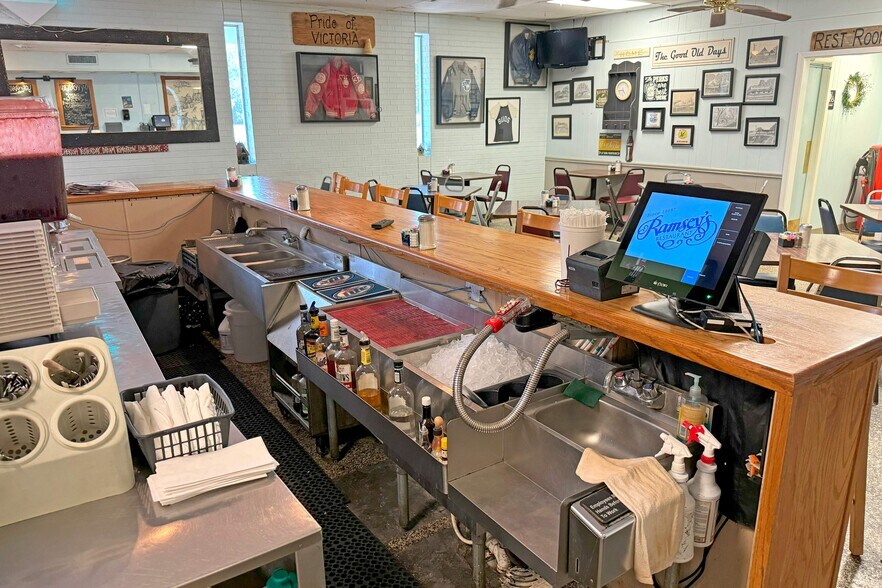 More Photos Of 1403 N Navarro St, Victoria Restaurant For Sale