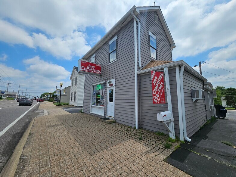 More Photos Of 14366 Manchester Rd, Manchester Office For Lease