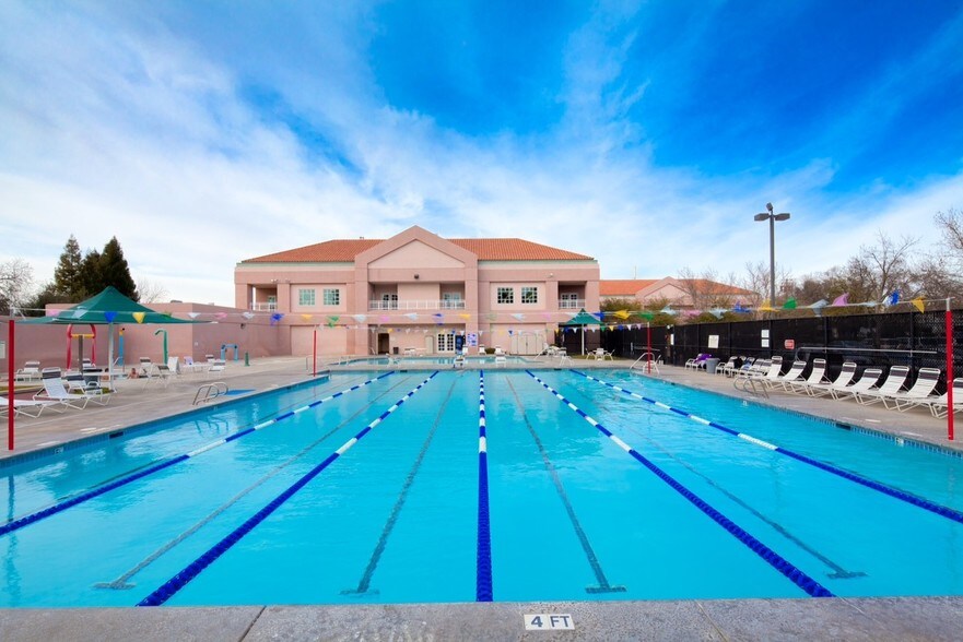 More Photos Of 8680 Greenback Ln, Orangevale Office For Lease