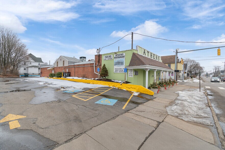 More Photos Of 816 Harrison Ave SW, Canton Restaurant For Sale