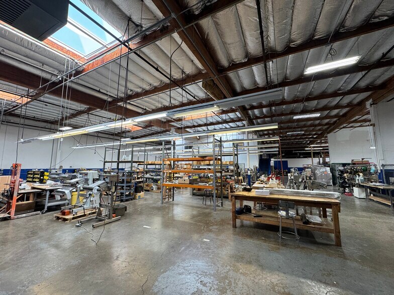 More Photos Of 17-25 Tiburon St, San Rafael Service For Lease